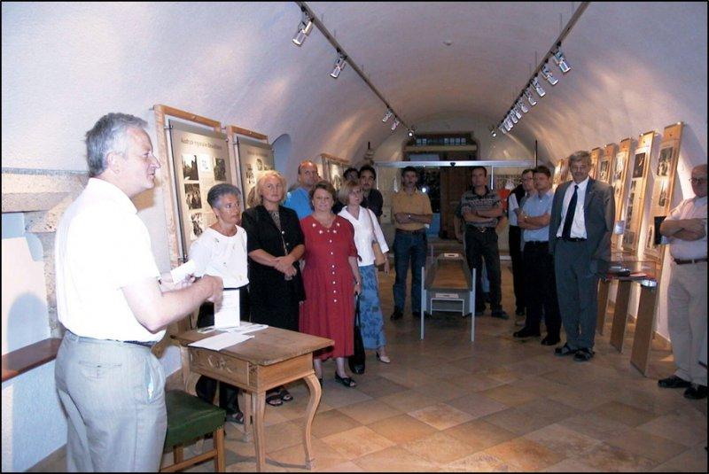 Eröffung Spezialbibliothek 2001