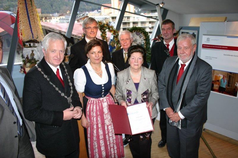 Personen, die 2010 bei der Auszeichnung „Immaterielles  Kulturerbe – Schmieden in Ybbsitz“ dabei waren