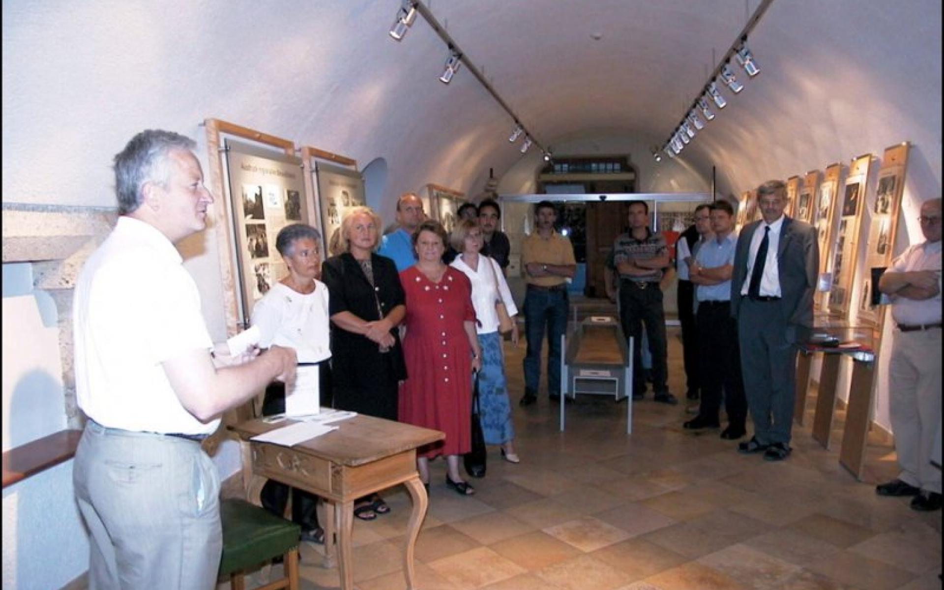 Eröffung Spezialbibliothek 2001