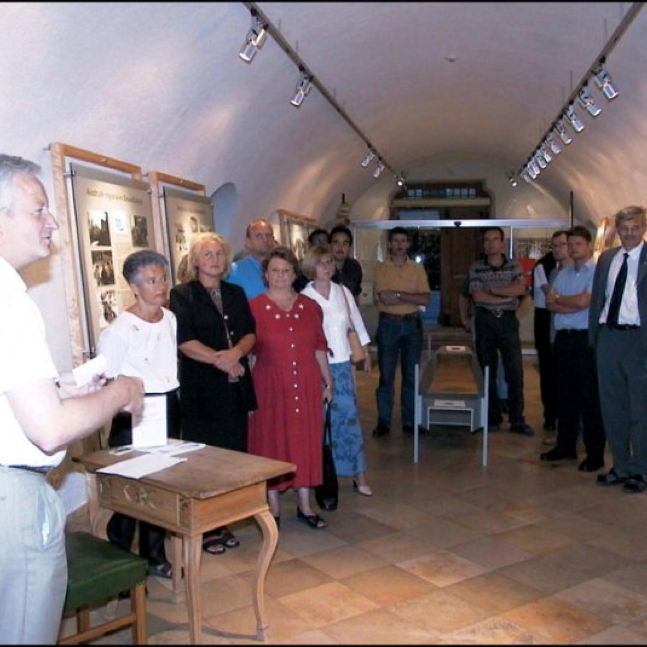 Eröffung Spezialbibliothek 2001